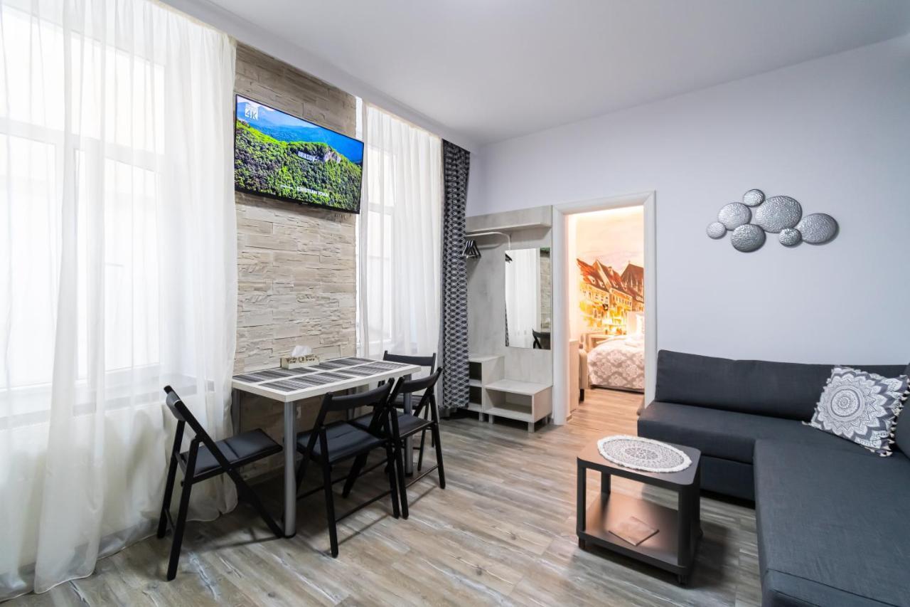 Okbrasov - Apartment & Studio In The Heart Of Old Town, Moments Away From The Black Church Buitenkant foto