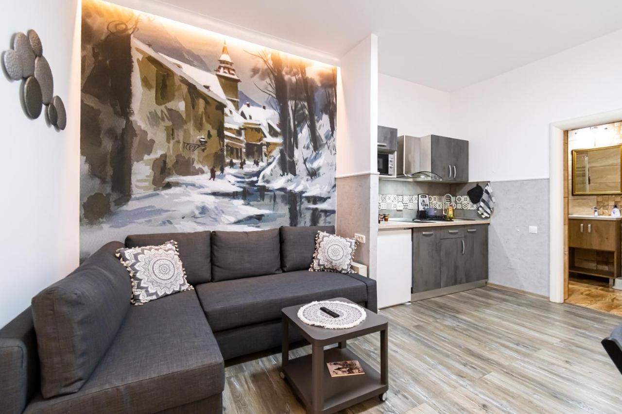 Okbrasov - Apartment & Studio In The Heart Of Old Town, Moments Away From The Black Church Buitenkant foto