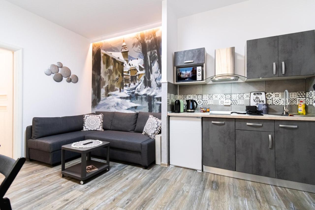 Okbrasov - Apartment & Studio In The Heart Of Old Town, Moments Away From The Black Church Buitenkant foto